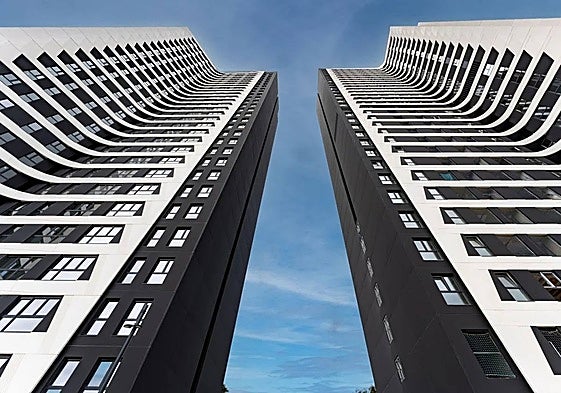 Image of the Martiricos towers.
