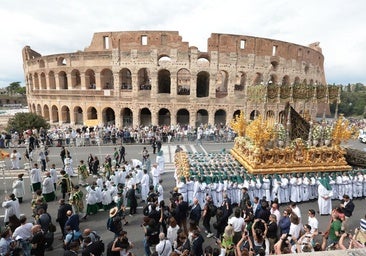 The procession in the streets of Rome.