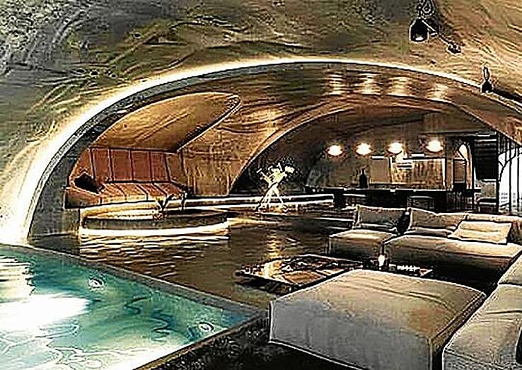 The construction of this refuge with swimming pool in Begur took one year and cost 280,000 euros.