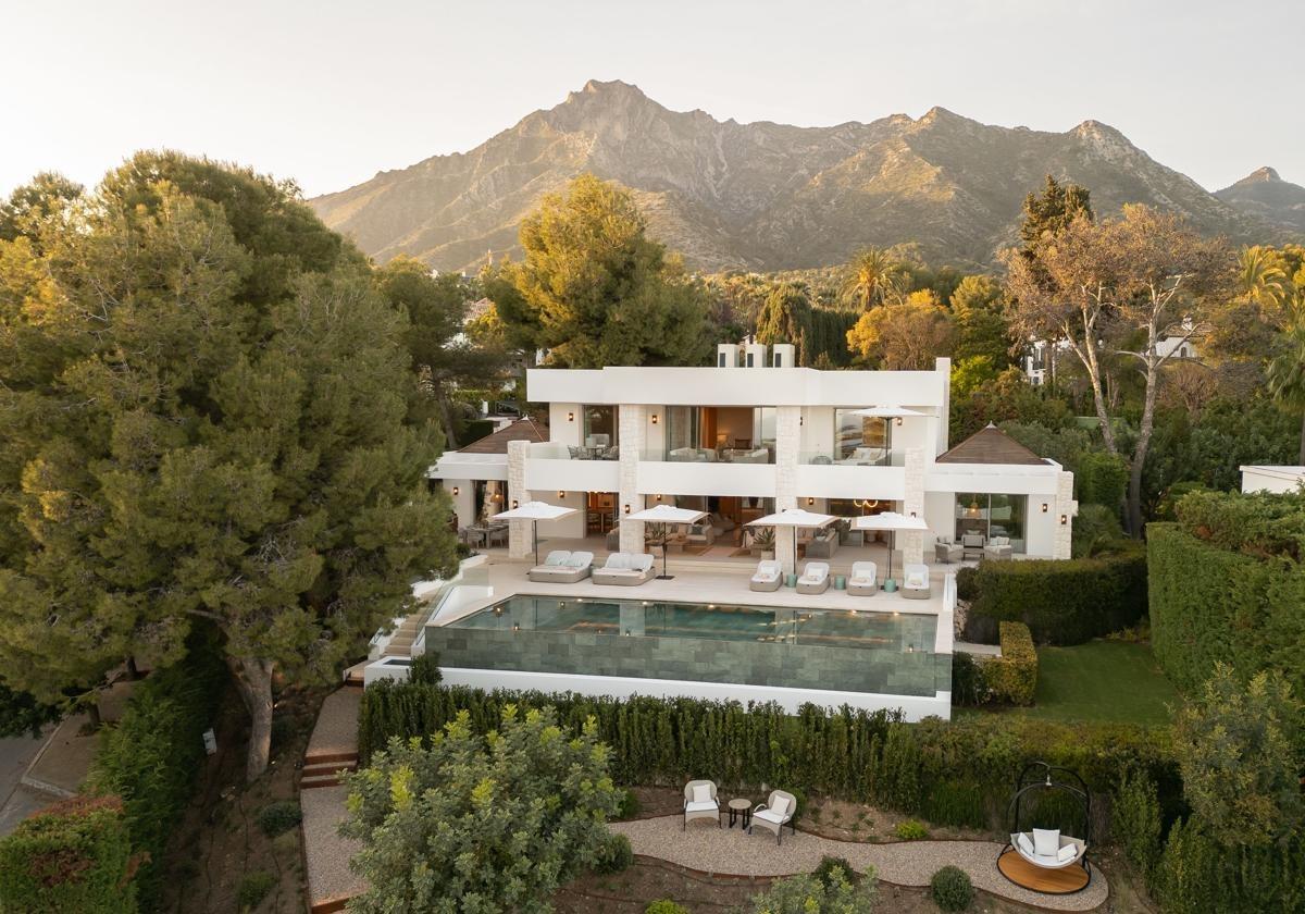 Take a peek inside the luxury mansion on Spain's Costa del Sol that's up for sale at a cool 25 million euros