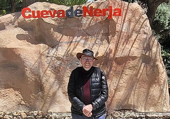 Nobel Prize winner 'amazed' by immensity and beauty during visit to famous Costa del Sol cave