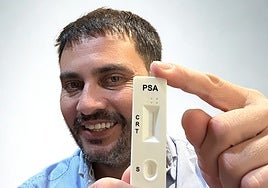 Michel Jorquera, founder of Testeavida, shows the test that will be sold in pharmacies.