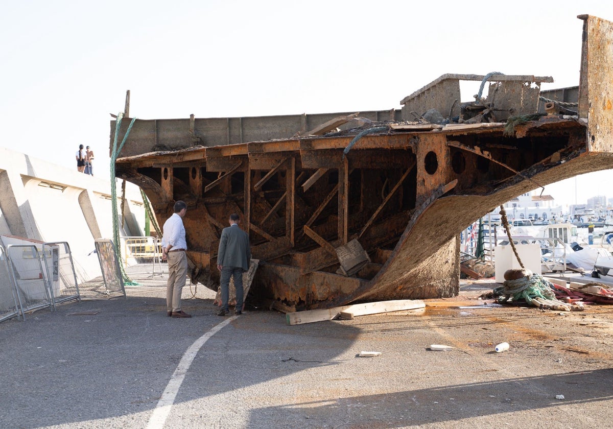 Hull of the Willow, already out of the water.