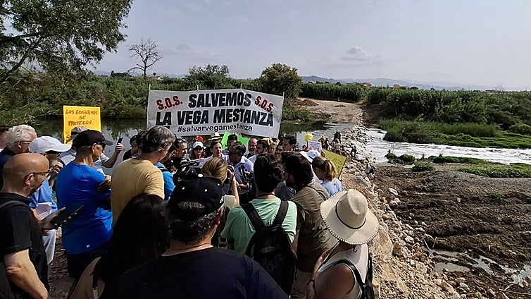 Residents mobilise in attempt to stop construction of wastewater treatment plant in Guadalhorce valley