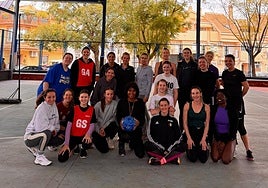 Alhaurín Netball Club after a recent weekly practice.