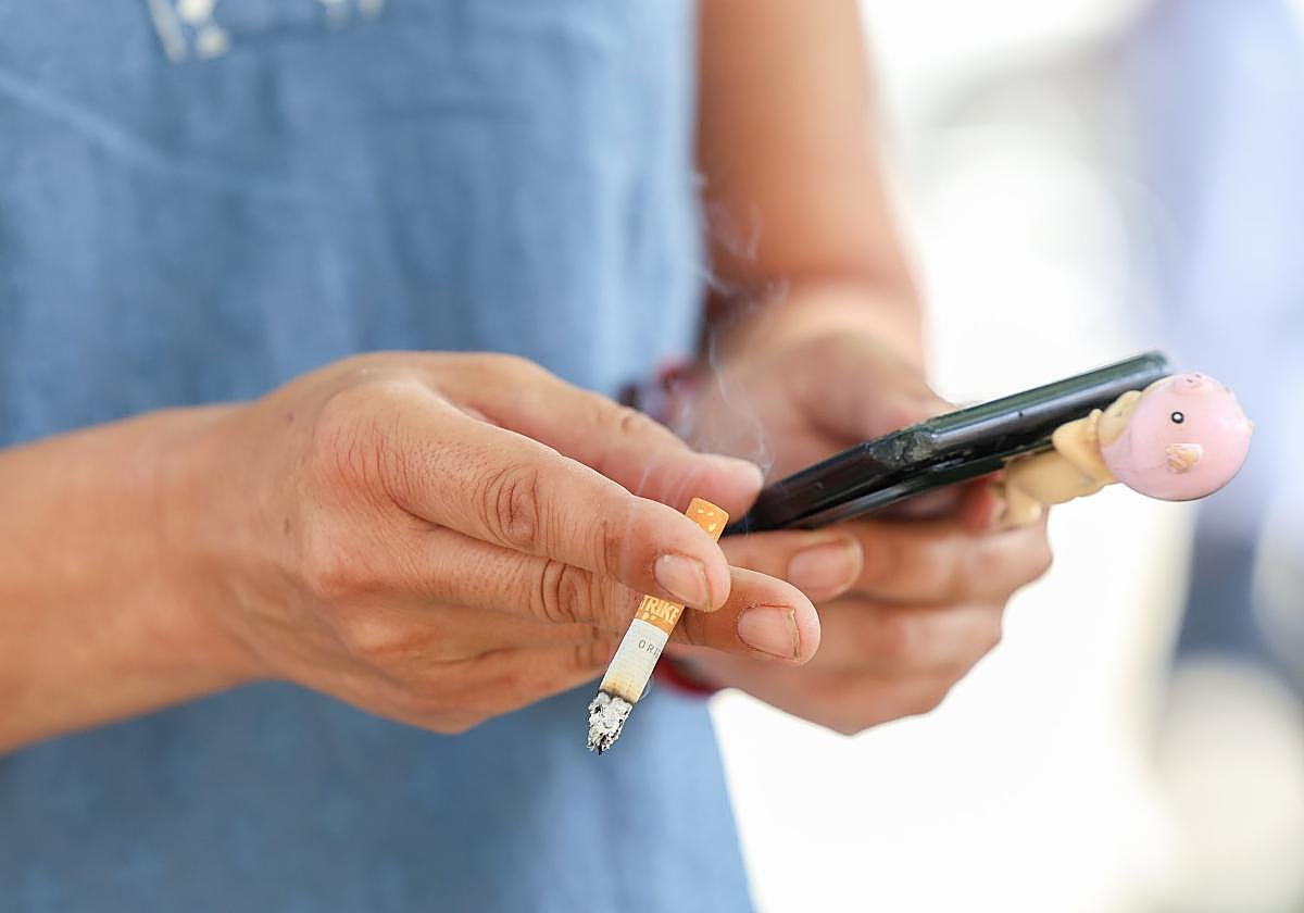 Smoking can cause cancer.