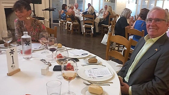 Almost 2,800 euros raised during charity dinner on the Costa del Sol