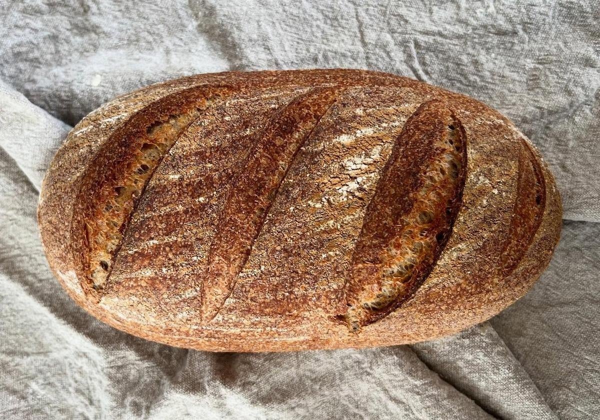 Imagen principal - The Coven, the Malaga micro-bakery that makes artisan bread to order