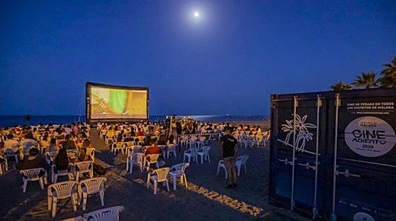 Free cinema shows return to Malaga's beaches, parks and monuments: these are the films being screened and the venues