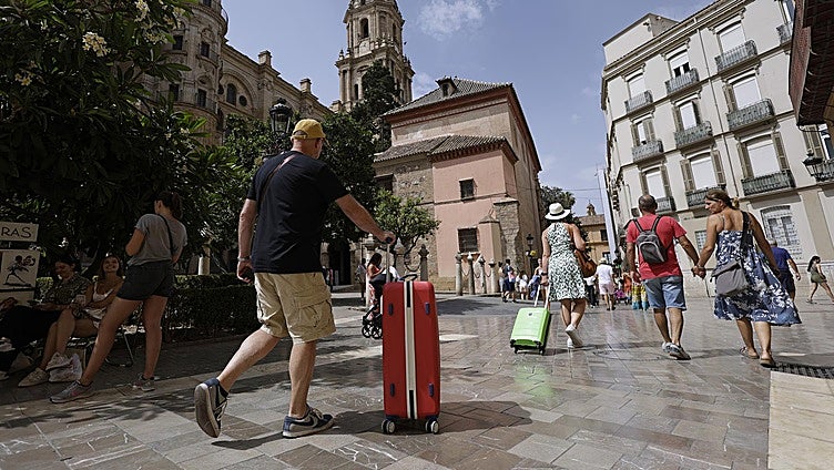 Malaga will take at least a year to regulate tourist flats and lower-category hotels