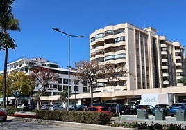 A standard three-bedroom long-term flat can cost up to 1,800 euros per month.