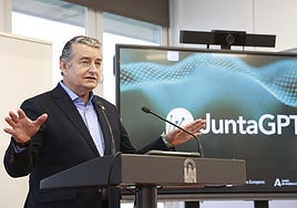 Antonio Sanz during the presentation.