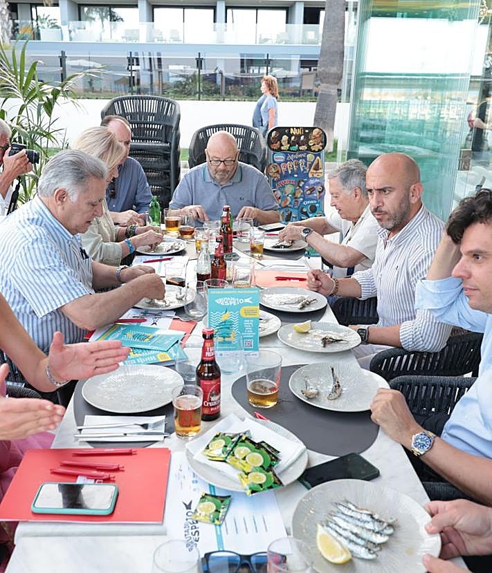 Imagen secundaria 2 - Salvador Salas