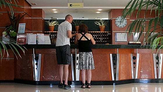 Data protection agency issues identity card and passport copy warning for hotel and holiday rental guests in Spain