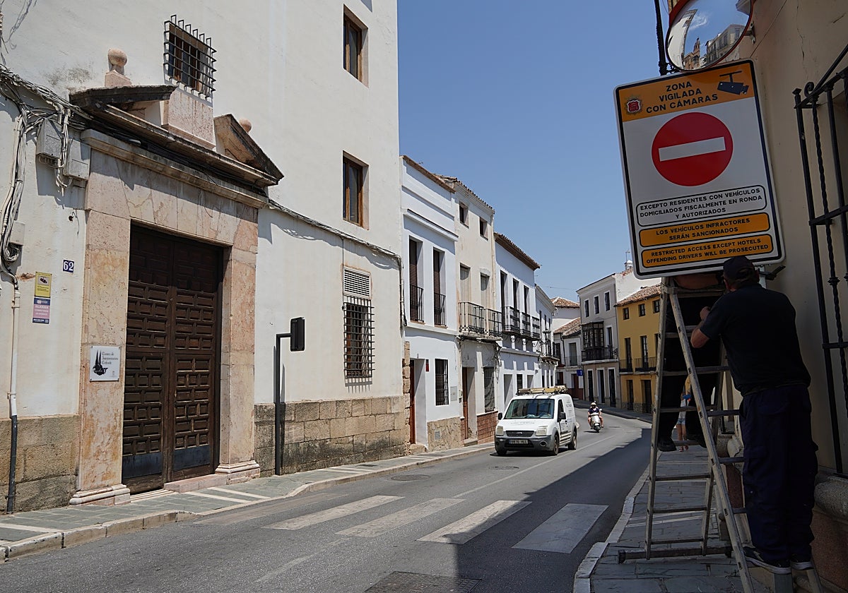 Ronda town hall has already started installing new road signage highlighting the restricted access.
