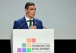 Spanish prime minister Pedro Sánchez, making a speech at the conference.