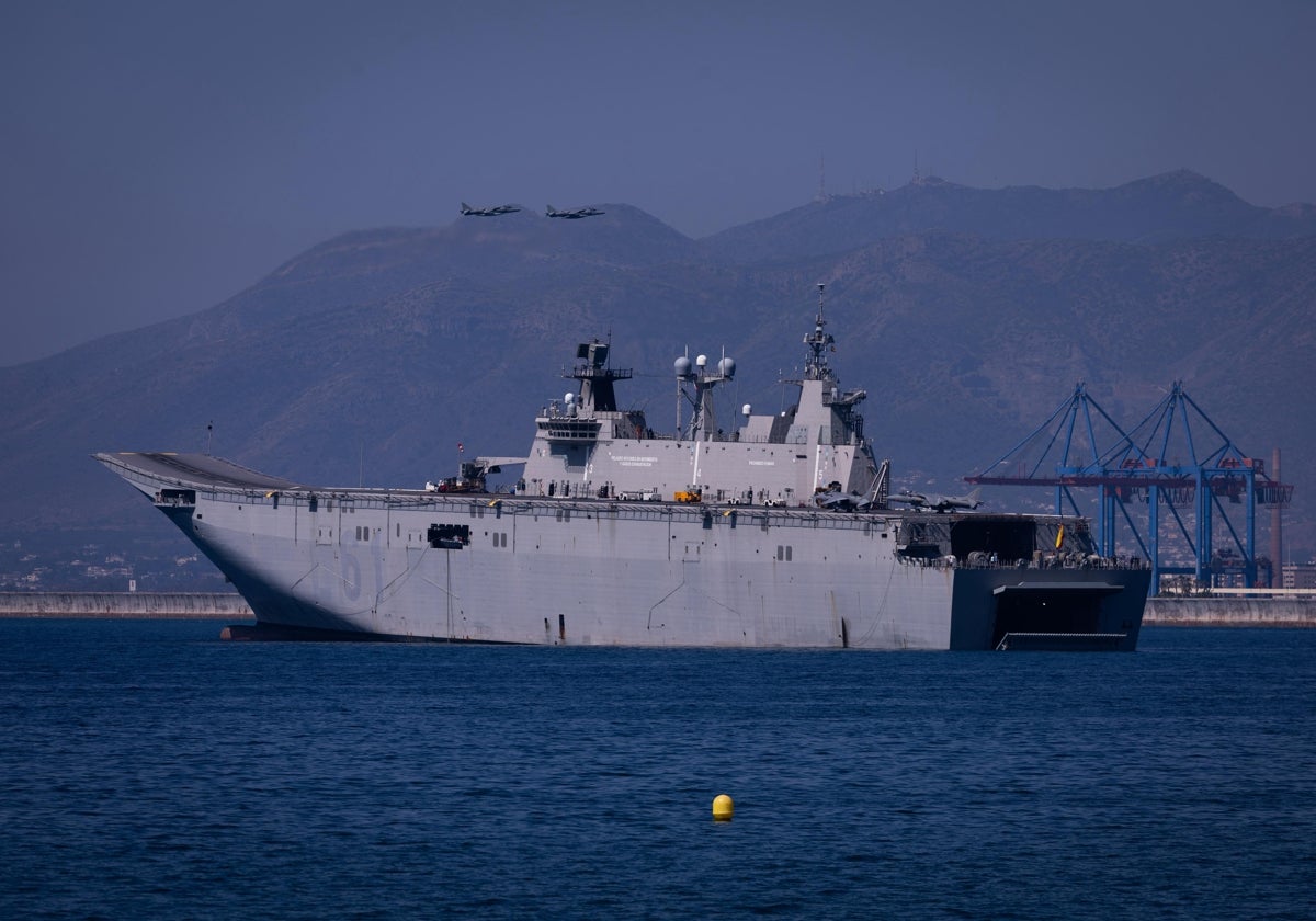 Floating giants: two Spanish Navy warships arrive on Costa del Sol to take part in spectacular amphibious landing exercise