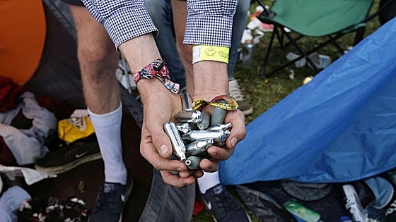 Spanish police get serious about laughing gas