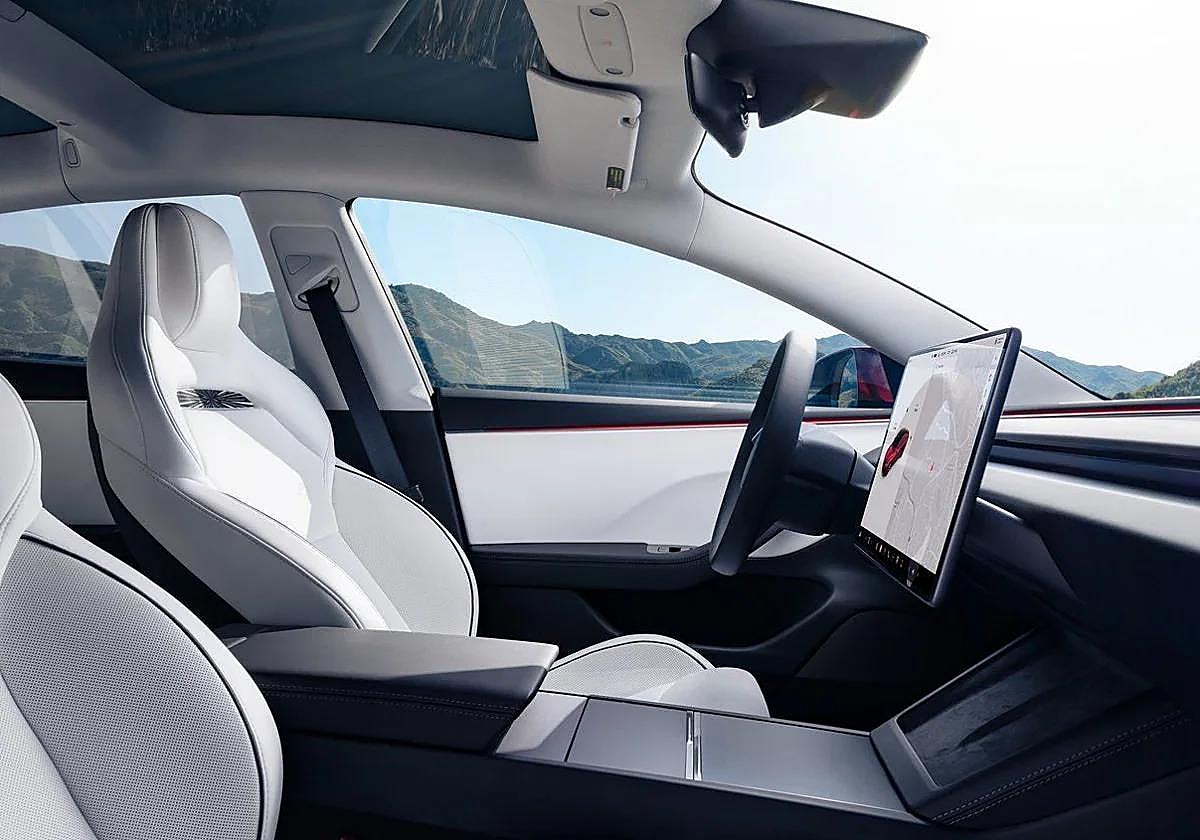 Tesla's fully self-driving (supervised) system.