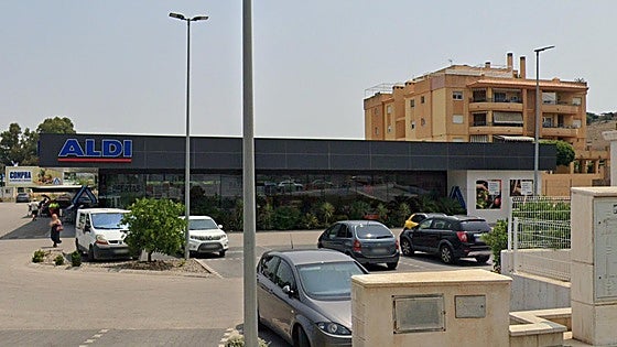 Machete-wielding robbers hold up supermarket in Malaga's Guadalhorce valley