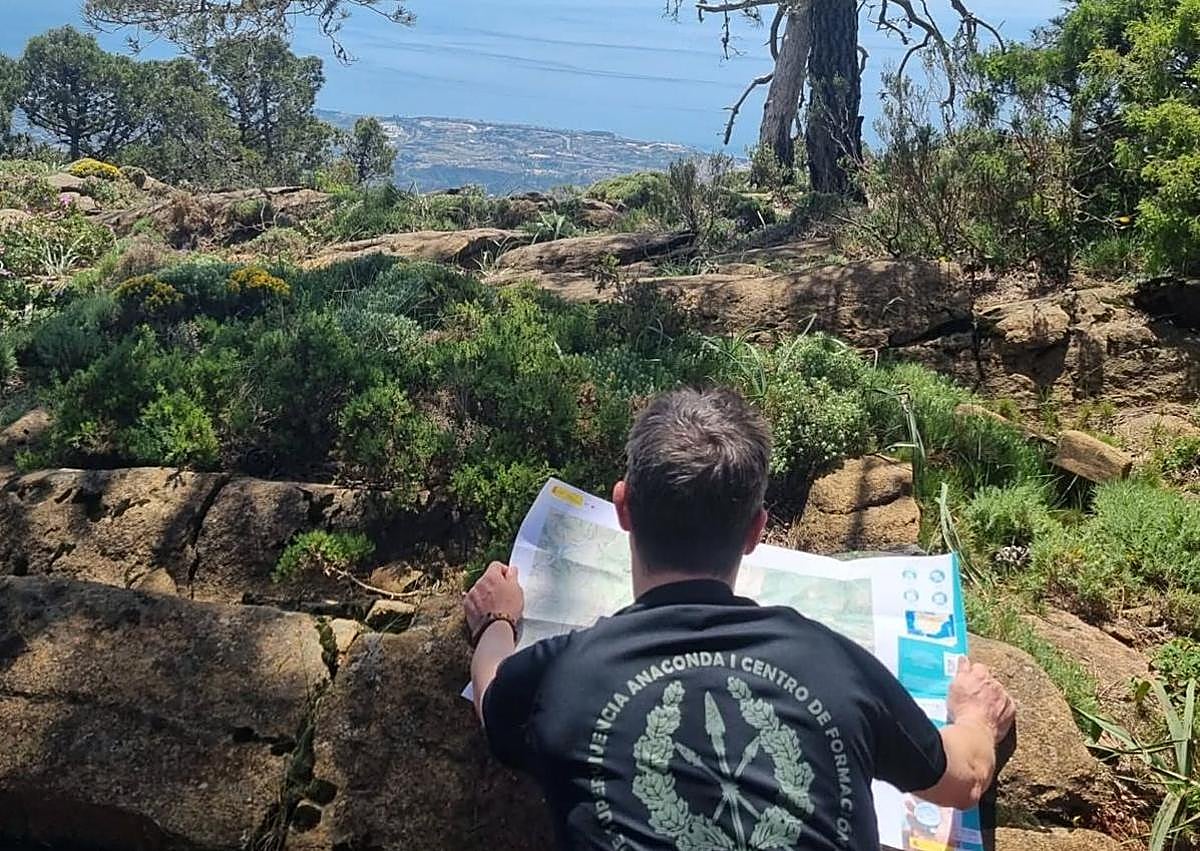 Imagen secundaria 1 - Why has demand for a survival course rocketed on the Costa del Sol?: 'Everyone should undergo training like this, because difficult times are bound to come and you have to be prepared'