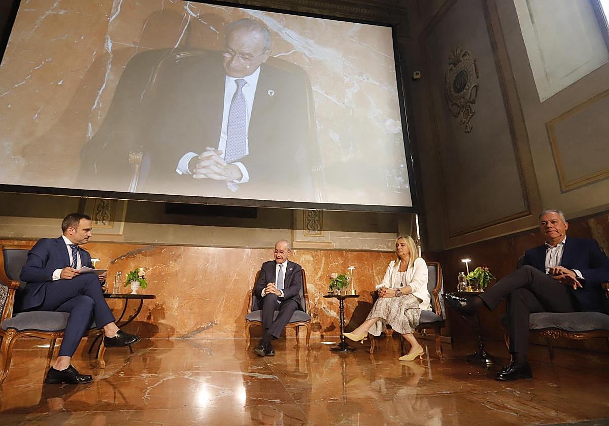 The meeting between the mayors of Granada, Seville and Malaga held in Granada.