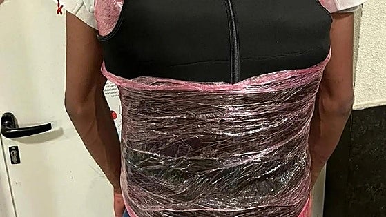 Man arrested at Madrid bus station with more than 13 kilos of cocaine hidden in his luggage and on his body