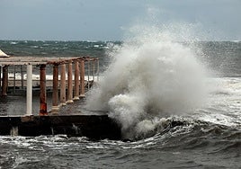 Aemet issues yellow alerts for wind gusts and sea swell on Costa del Sol