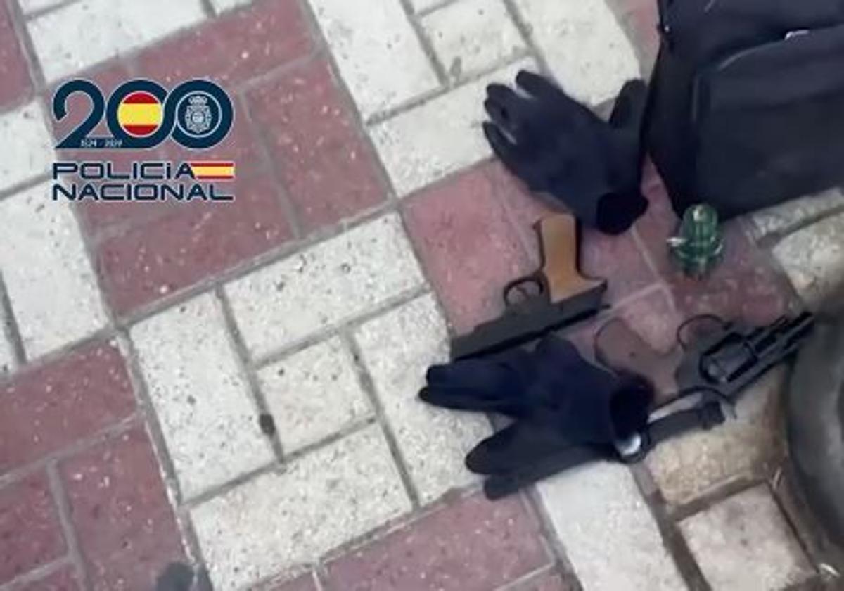 This is the 'robbery with violence kit' that a gang hid in preparation for bank robberies in Malaga province