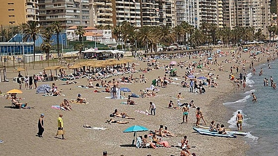 Swimmer in his sixties dies on popular La Malagueta beach on the Costa del Sol