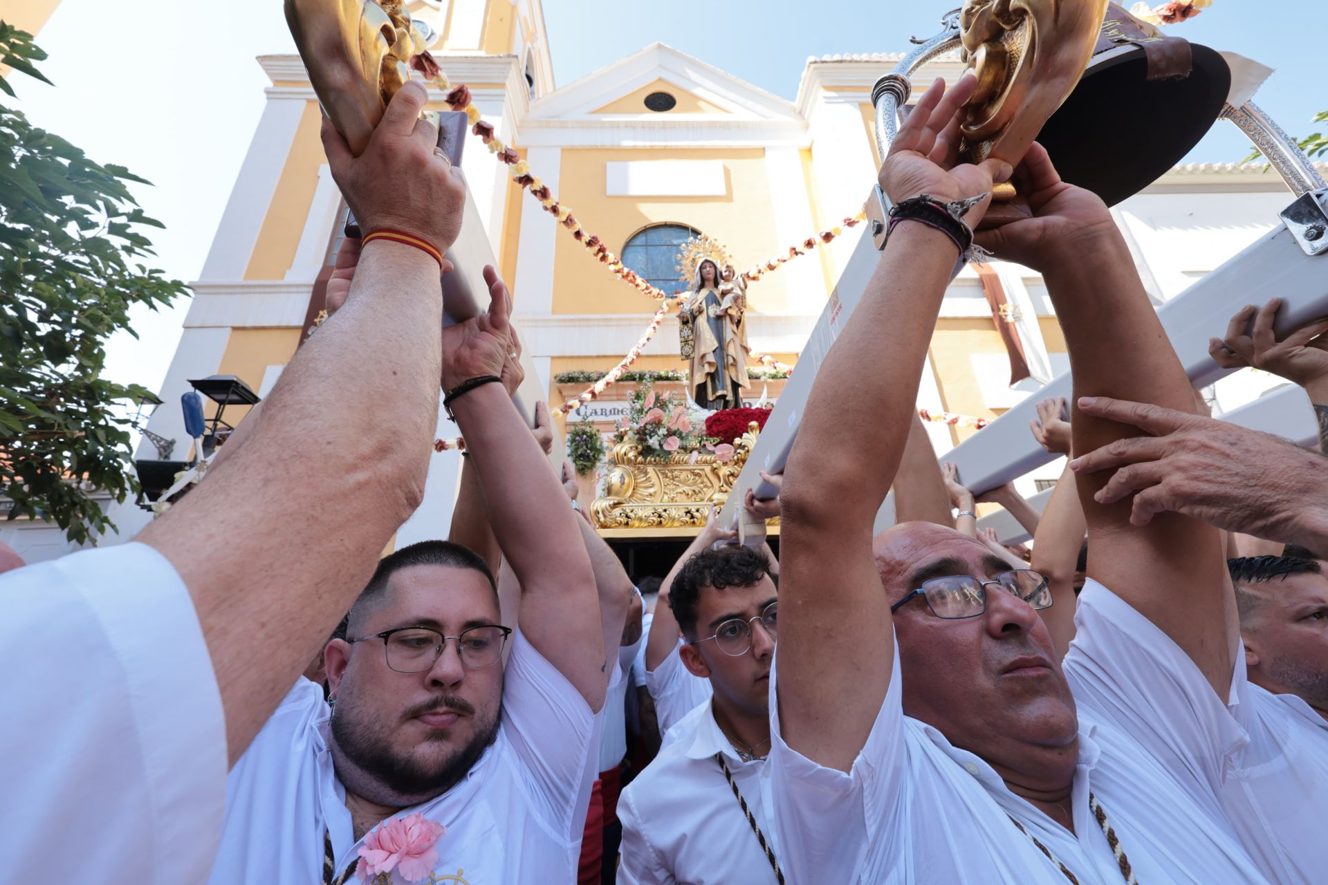 Inicio de la procesión de la Virgen en El Palo