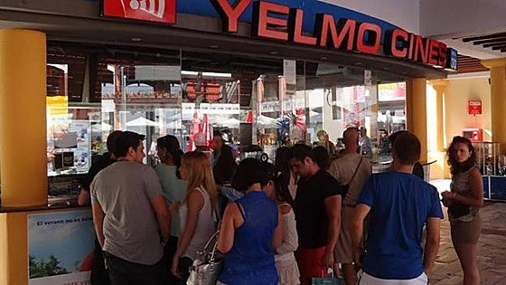 New fine for major cinema chain for outside food and drink ban at movie theatre in south of Spain