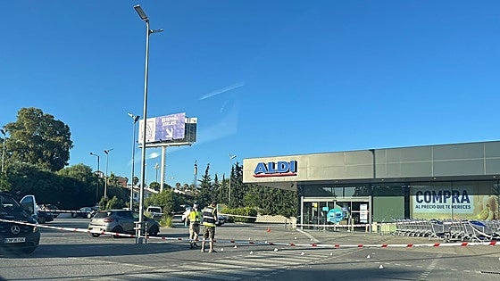 Broad daylight supermarket car park shooting in Estepona: Some 27 shots were fired, one of which almost hit a child