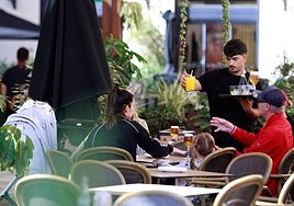 Between 5,000 and 6,000 new recruits are needed for peak tourist season in Malaga province.