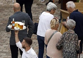 The service sector is the only one that has seen an increase in employment in the province.