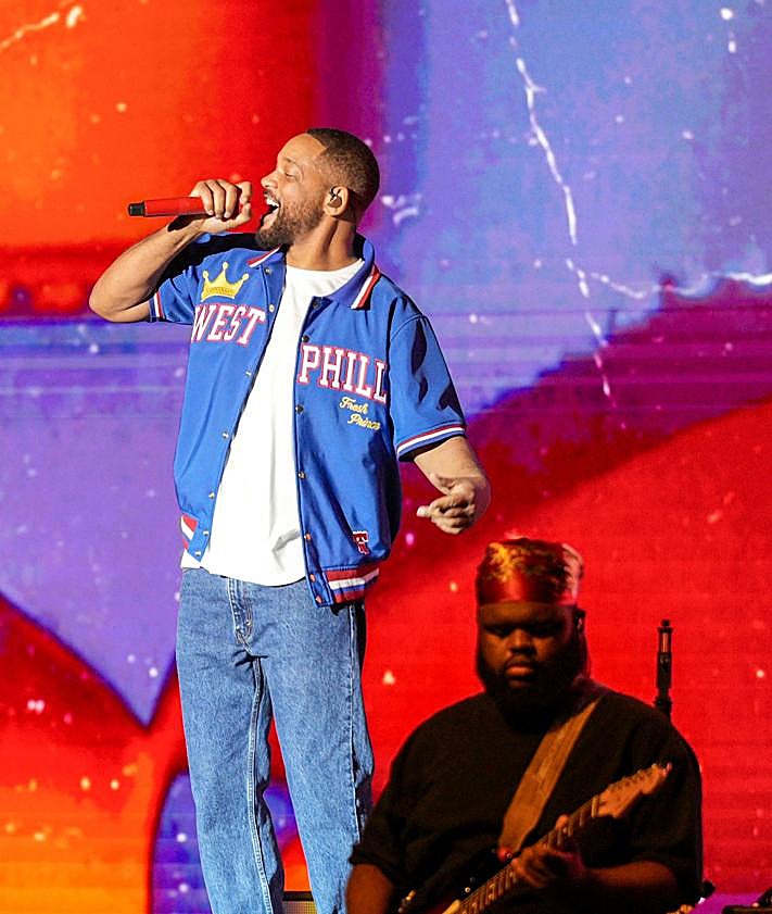 Imagen secundaria 2 - Will Smith rocks quarry venue during rebirth in Marbella, in pictures