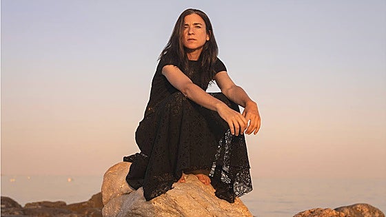 Alessandra García turns the beaches of the Costa del Sol into her stage