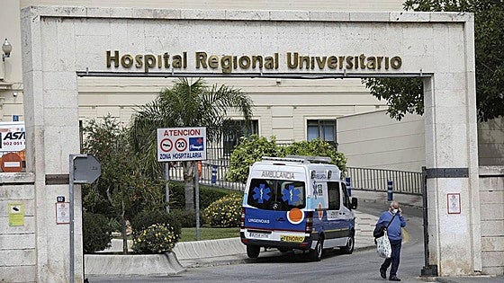 Man seriously injured and admitted to hospital ICU after confronting burglars who broke into his home in Marbella