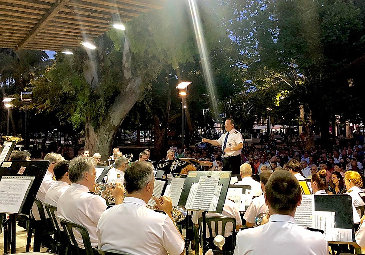 The municipal band will perform three free concerts in Parque de España.