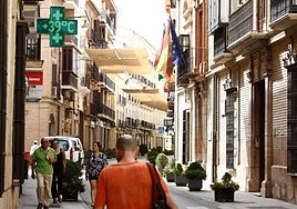 A pharmacy thermometer in Antequera registering 39C yesterday.