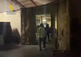 Eighteen people freed from working in slave labour conditions during raids on illegal tobacco factories in Malaga and Cordoba