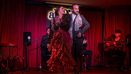 A true immersion in the art of flamenco paired with the best Andalusian cuisine