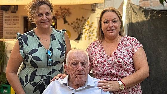 The 100-year-old Malaga man who 'never talks about politics or football'