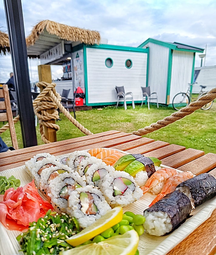 Imagen secundaria 2 - Restaurants in the harbour.