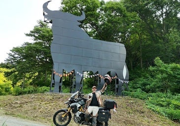 Julio Álamo finishes his journey in search of the Osborne bull in Japan