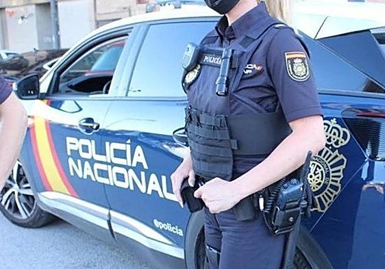 23-year-old woman arrested for attempting to slit her brother's throat in Malaga