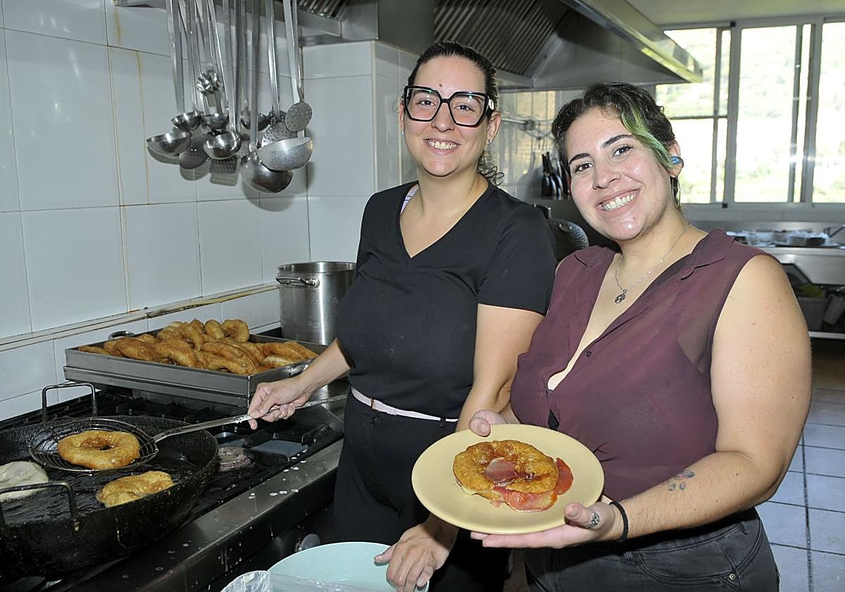 Yasmira Estévez - one of the owners of the restaurant Venta El Buñuelo in Lanjarón.