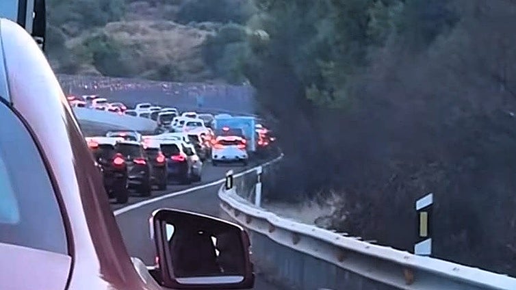 Anger at gridlock caused by concert traffic for top Spanish pop star in Marbella