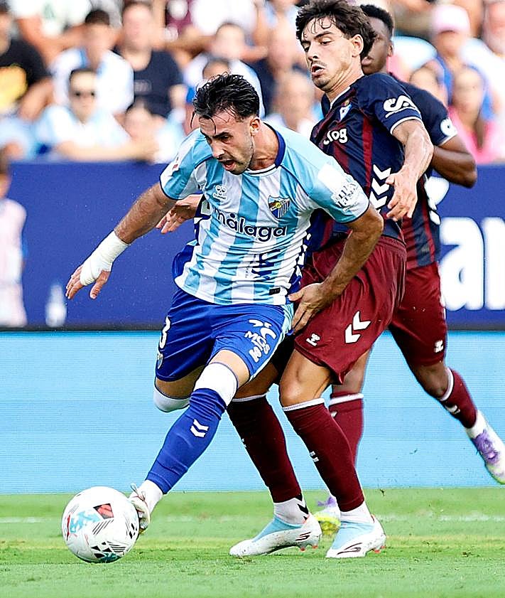 Imagen secundaria 2 - Malaga CF left frustrated as Eibar hold on in tense season opener