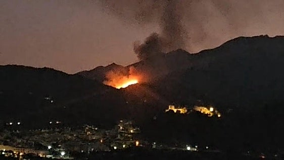 Nighttime wildfire breaks out in inland Malaga town with flames clearly visible from the Costa del Sol